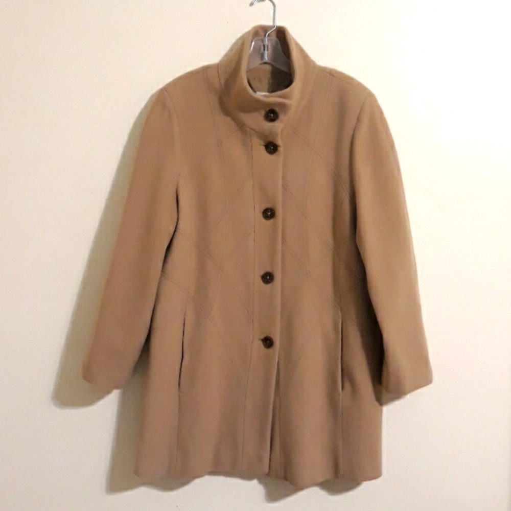Womens wool and cashmere 3/4 length coat